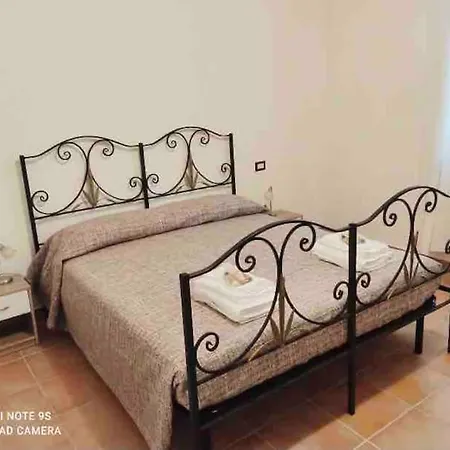 Lia, Casa In Collina Con Piscina. Daire Purello