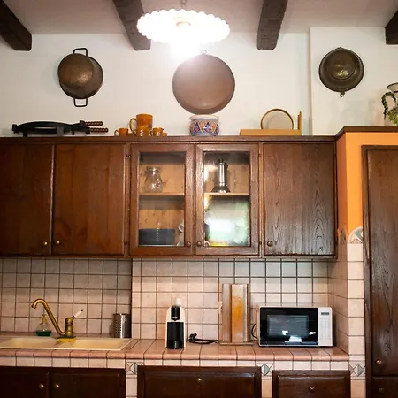 Lia, Casa In Collina Con Piscina.